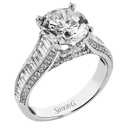 Adjustable Women's Diamond Rings with a Flexible Band for a Comfortable and Custom FitEngagement Ring in 18k Gold with Diamonds