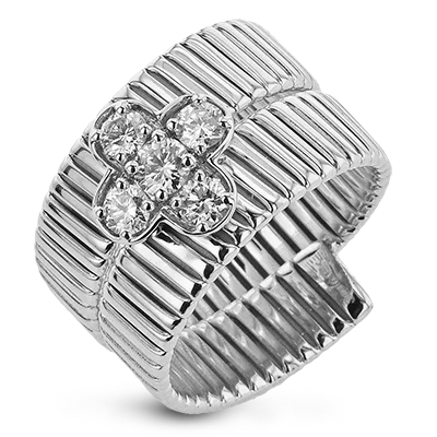 Cushion - Cut Women's Diamond Rings in Platinum with a Soft and Romantic AppearanceRight Hand Ring in 18k Gold with Diamonds