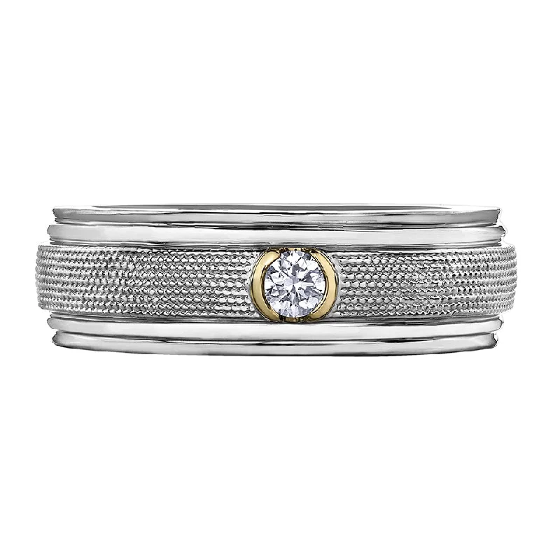 Halo - Style Women's Diamond Rings with a Center Diamond Surrounded by Smaller Diamonds in 18K GoldMen's Round Canadian Diamond Ring