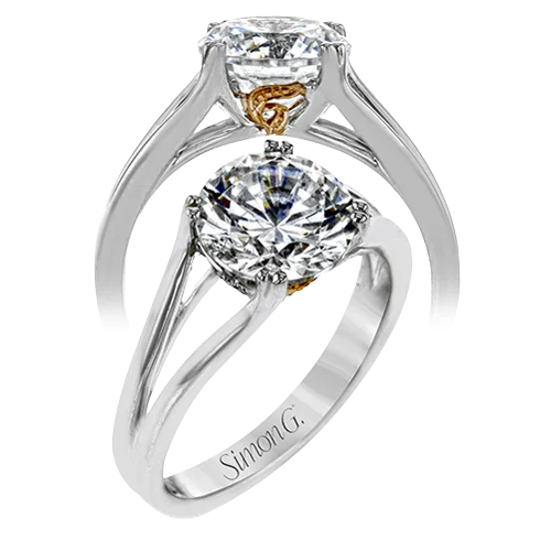 Adjustable Women's Diamond Rings with a Flexible Band for a Comfortable and Custom FitEngagement Ring in 18k Gold with Diamonds