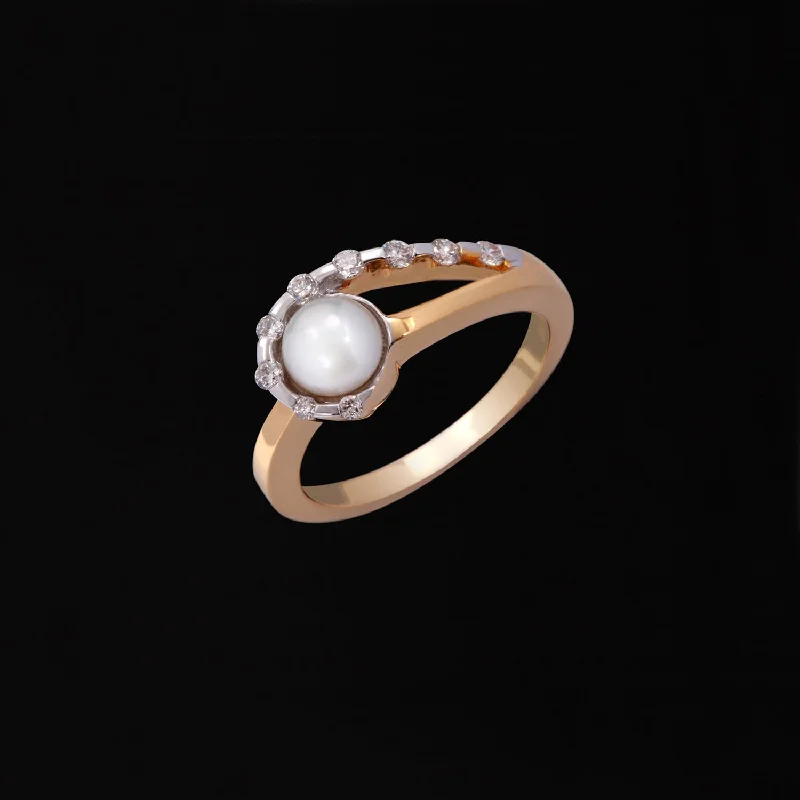 Women's Diamond Rings with Side - Stone Pave Setting for a Sparkling and Continuous Shine18K YG Cluster Diamond Pearl Ring-1pc