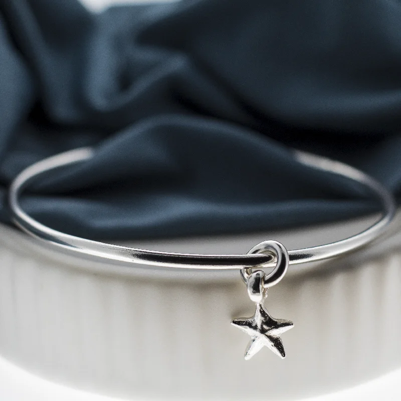 Pearl - Adorned Bangle Bracelets with Delicate Silver ChainsStarfish Charm Bangle