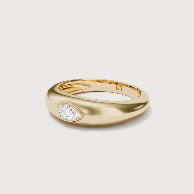 Cluster Engagement Rings with Multiple Small Diamonds Arranged in a Stunning DesignMarmont Dome ring - Pear