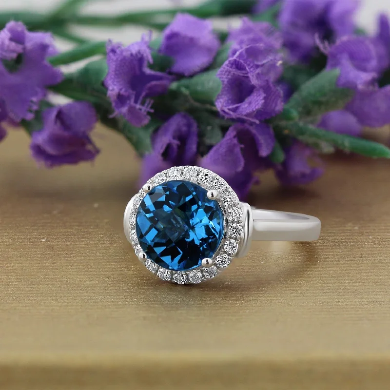 Aquamarine Gemstone Rings in 9K Gold with a Bezel Setting for a Modern and Secure FitAuriya 3 5/8ct Round London Blue Topaz and Halo Diamond Engagement Ring 1/4ctw 14k Gold